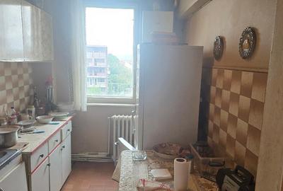 Vand apartament 2 camere decomandat in Deva, zona I. Maniu - 1