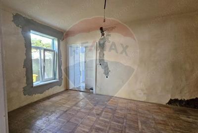 Casă cu 3 camere cu Teren 475 Mp în Central - 16
