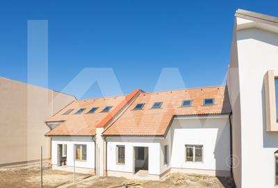 Casa generosa formata din 5 camere, 2 bai, Sura Mica - Sura Mica