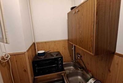 Garsonieră decomandată, mobilată în Județean - 4