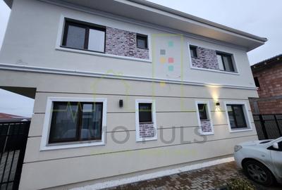 Duplex cu 5 camere cu Canalizare în Moșnița Nouă - 1