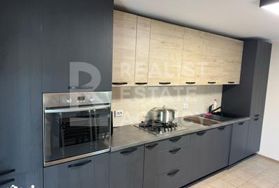 Casă cu 8 camere cu Teren 1037 Mp în Central - 10