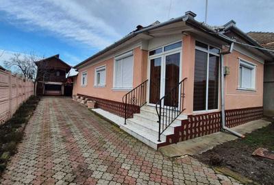 Casă cu 4 camere în Central - 1