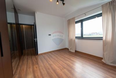 Casa tip duplex de vanzare in Cristian - 4 camere - 10