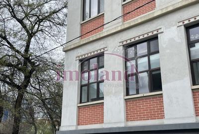 Casă cu 5 camere cu Canalizare în Victoriei - 1