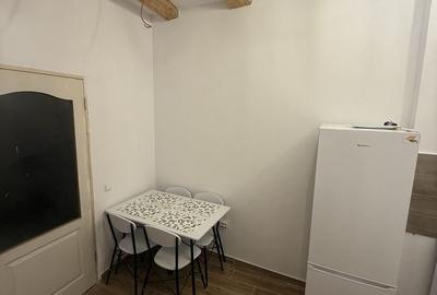 Garsonieră decomandată în Central - 7