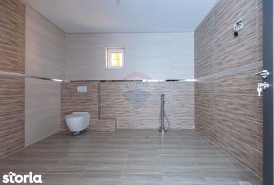 Casă cu 5 camere cu Teren 1000 Mp în Sărata - 18