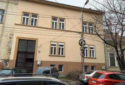 Casa de 12 camere, SU=560 mp , Central - M. Viteazu - 1