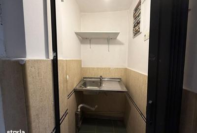 Spațiu comercial, de 42 mp, în Central - 9
