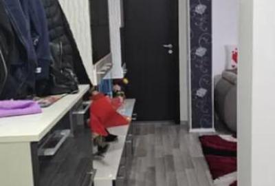 Apartament 3 camere, decomandat - zona Tractorul - 1