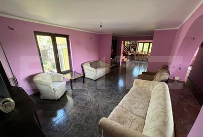 Casa , 330 mp si 1300mp teren, zona Plopeni - 1