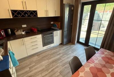 Casă cu 6 camere cu Teren 2000 Mp în Malcoci - 17