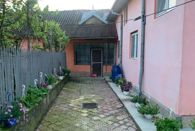 Casă cu 5 camere cu Teren 600 Mp în Voinești - 11