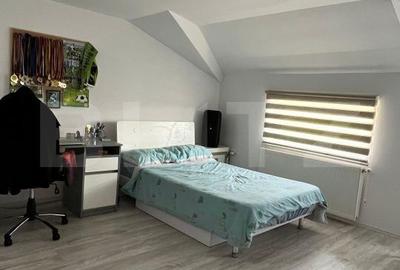 Casă cu 5 camere cu Teren 1400 Mp în Cetate - 1