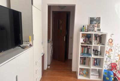Apartament cu 3 camere semidecomandat în Valea Ialomiței - 1