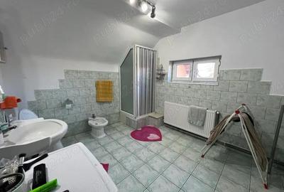 Casă cu 5 camere cu Teren 400 Mp în Central - 3