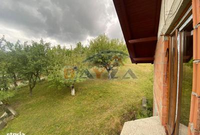 Casă cu 4 camere cu Teren 1200 Mp în Coaș - 1