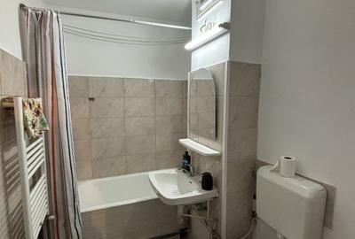 Apartament  modest, 2 camere zona Gheorghe Lazar - 15