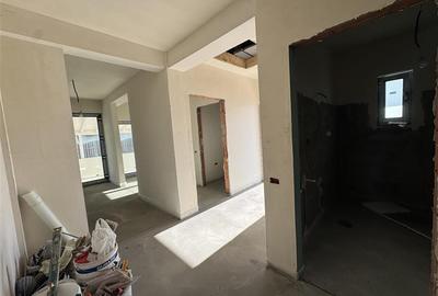 Casă cu 4 camere cu Canalizare în Domnești - 10