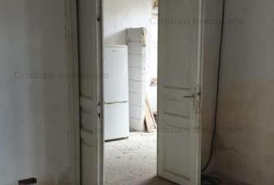 Casă cu 4 camere cu Canalizare în Central - 7
