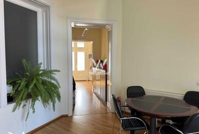 Spațiu comercial, de 200 mp, în Central - 7