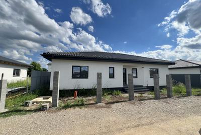 Casă individuală cu 4 camere cu Teren 410 Mp în Tărlungeni - 1