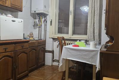 Apartament cu 3 camere decomandat în Central - 1