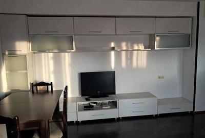Apartament cu 3 camere semidecomandat în Central - 3