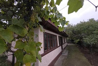 Casă cu 5 camere cu Canalizare în Nuci - 9