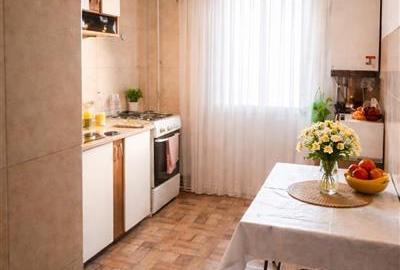 Apartament cu 3 camere decomandat, mobilat în Central - 2