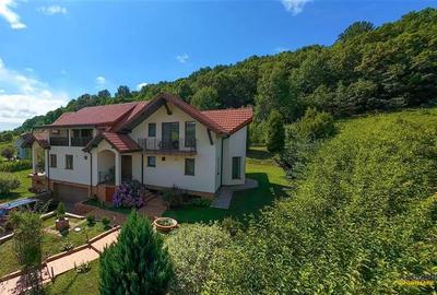 Casă individuală cu 9 camere cu Teren 1750 Mp în Exterior Est - 1