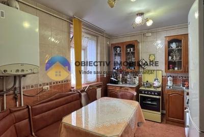 Apartament cu 3 camere semidecomandat în Mărăței