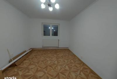 Apartament cu 3 camere decomandat în Micro 6 - 6