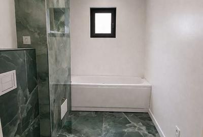 Apartament cu 3 camere decomandat în Piața Centrală - 1