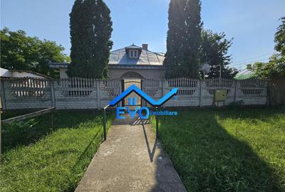Casă cu 4 camere cu Teren 540 Mp în Lețcani
