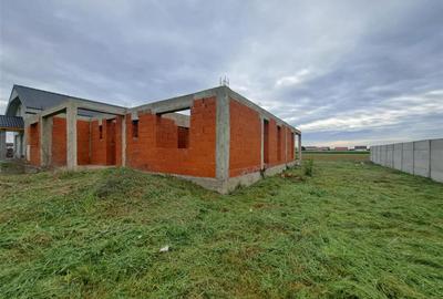 Casă cu 4 camere cu Teren 681 Mp în Tărian - 2