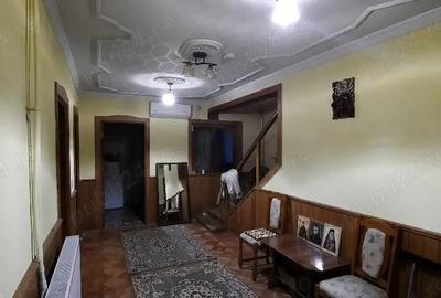 Casă cu 6 camere în Limpeziș - 1