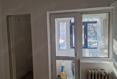 Inchiriez spatiu, 1 Mai, vizavi Confectii, scara exterioara. - 2