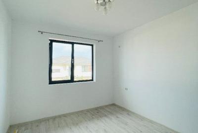Casă cu 4 camere cu Teren 510 Mp în Balotești - 5