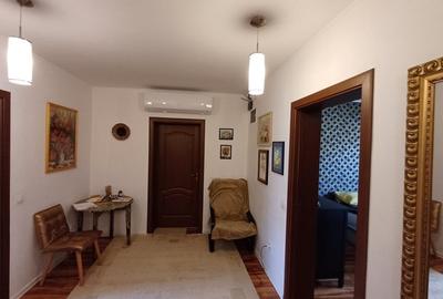 Apartament la casa de vanzare - 7 camere | 170 mp | Strada Lupeni - 9