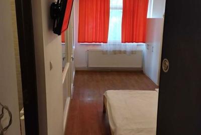 Apartament cu 1 camera, etajul 1/4, zona Baza 3 - 3