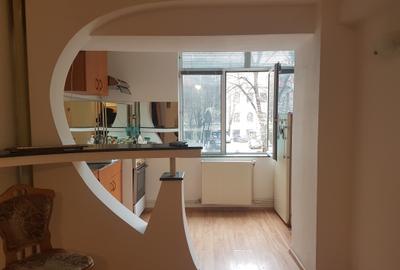 Apartament trei camere decomandat, mobilat, etaj unu, doua balcoane, Alecsandri - 12