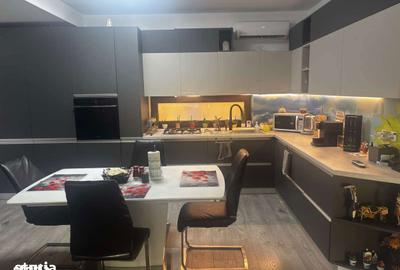 Casă cu 4 camere cu Teren 310 Mp în Central - 1