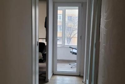 Spațiu comercial, de 54 mp, în Central - 6