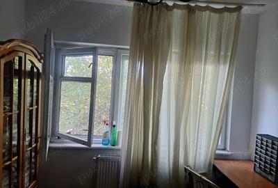 Vand apartament str.barsei focsani nr.8 3 camere
