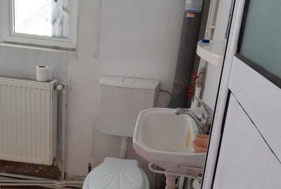 Spațiu comercial, de 50 mp, în Central - 6