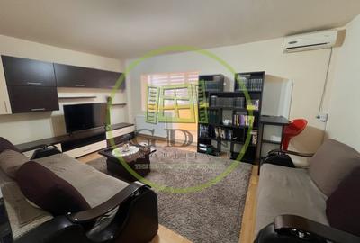 Apartament cu 3 camere decomandat, mobilat în Cornitoiu