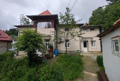 Casă individuală cu 5 camere cu Teren 300 Mp în Central - 1