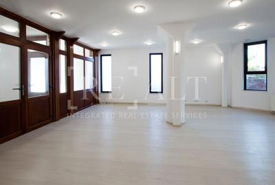 Inchiriere casa, vila 7 camere | Individuala, Renovata, Curte | Campul Pipera - 36