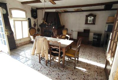 Casă cu 4 camere în Central